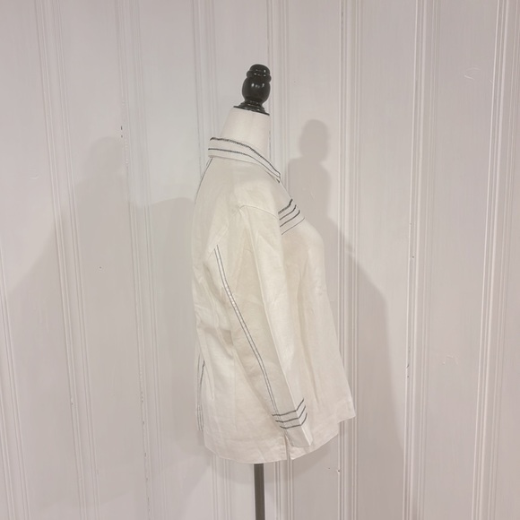 Beautiful thick white linen shirt with black topstitching - Picture 2 of 8